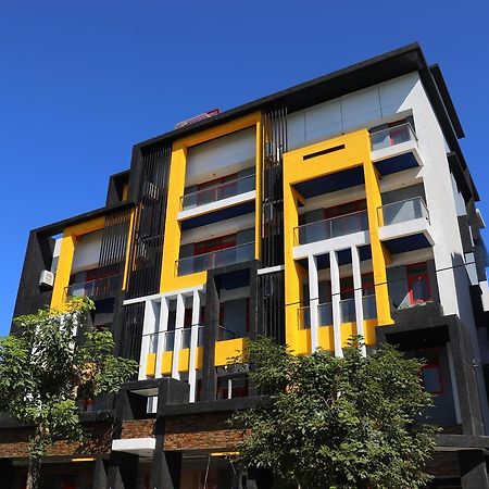 花蓮亮君經典民宿1館加2館民宿-東大門夜市-電梯包棟bright King Homestay Città di Hualien Esterno foto