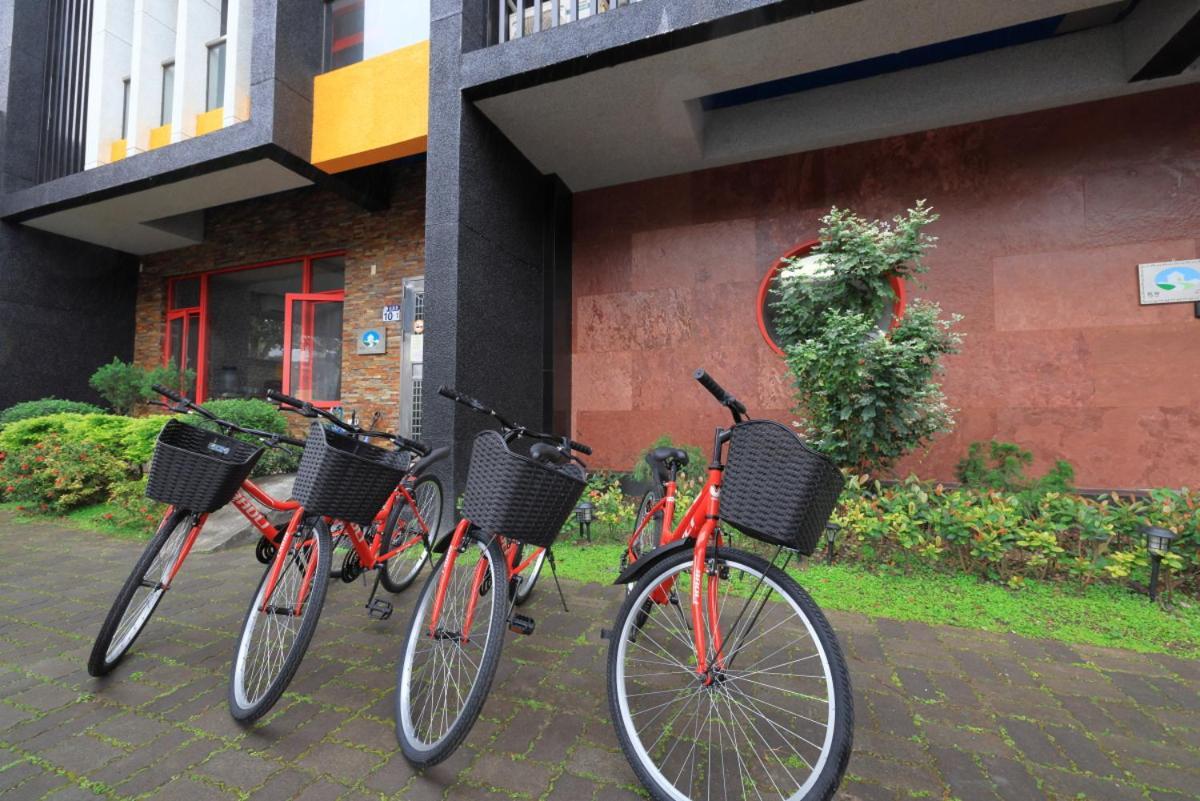 花蓮亮君經典民宿1館加2館民宿-東大門夜市-電梯包棟bright King Homestay Città di Hualien Esterno foto