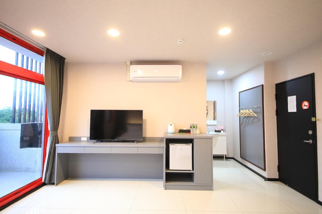 花蓮亮君經典民宿1館加2館民宿-東大門夜市-電梯包棟bright King Homestay Città di Hualien Esterno foto